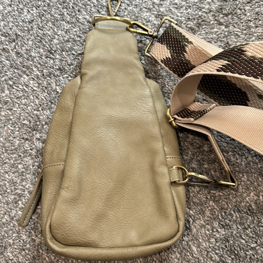 Urban originals cross body bag - Picture 5 of 6